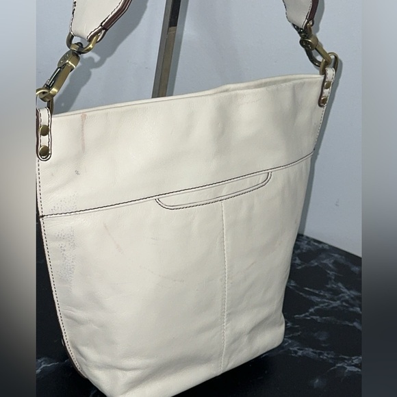 HOBO Flare Shoulder Bag in Latte 100% Genuine Leather Handbag AUTHENTIC - Picture 5 of 12